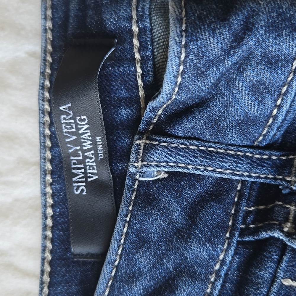 Simply Vera Vera Wang Mid Rise Dark Wash Denim Bermuda Jean Shorts Stretch Sz 0 - Picture 3 of 16
